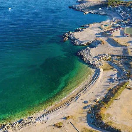 Awesome In Malinska With Wifi Vikendica Gostinjac