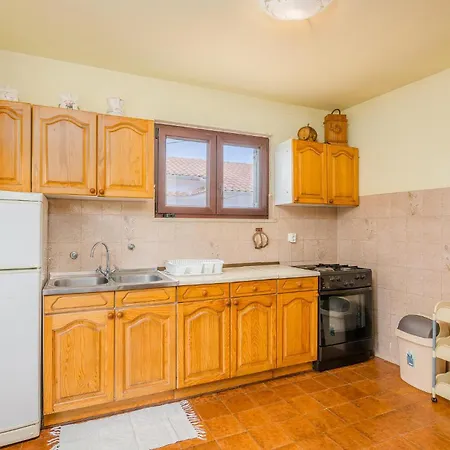 Awesome In Malinska With Wifi Feriehus