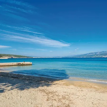 Feriehus Awesome In Malinska With Wifi